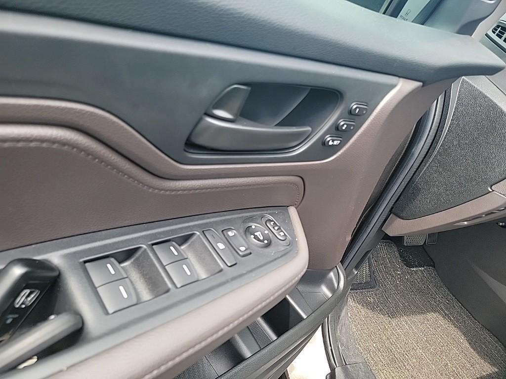 used 2023 Honda Odyssey car, priced at $38,337