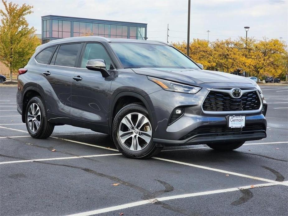 used 2023 Toyota Highlander car, priced at $38,000