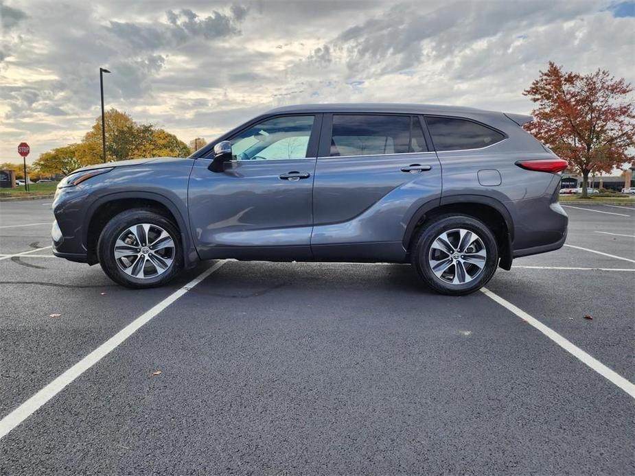 used 2023 Toyota Highlander car, priced at $38,000