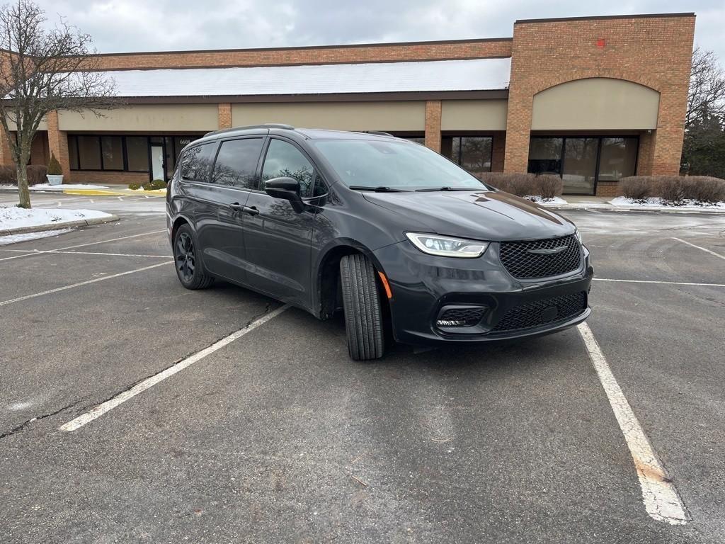 used 2021 Chrysler Pacifica car, priced at $24,847