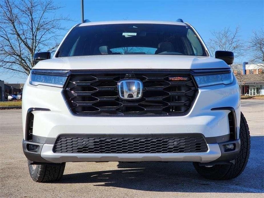 new 2024 Honda Pilot car, priced at $51,880