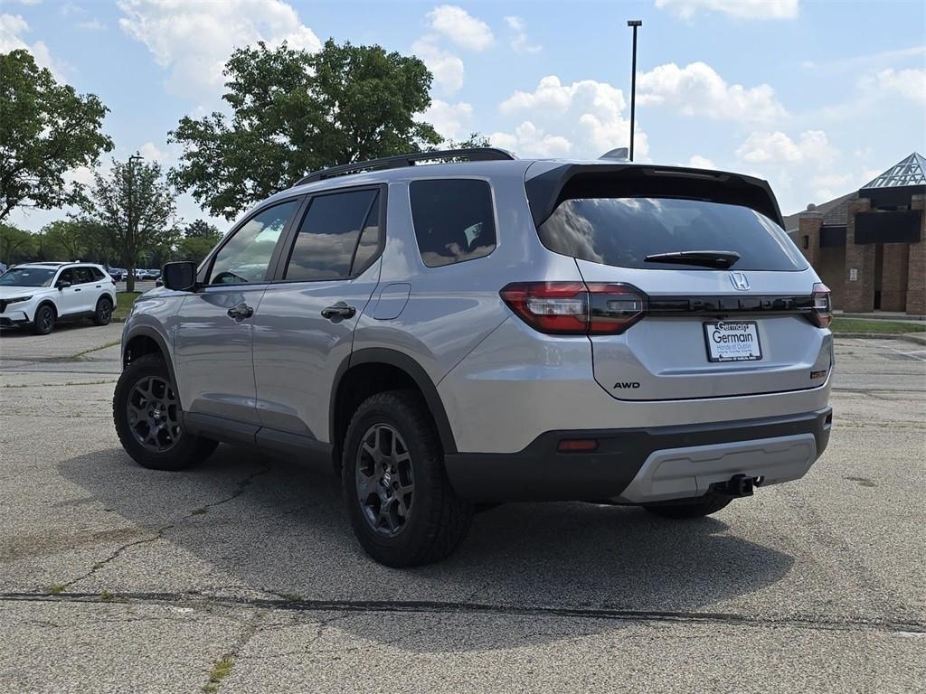 new 2025 Honda Pilot car, priced at $50,350