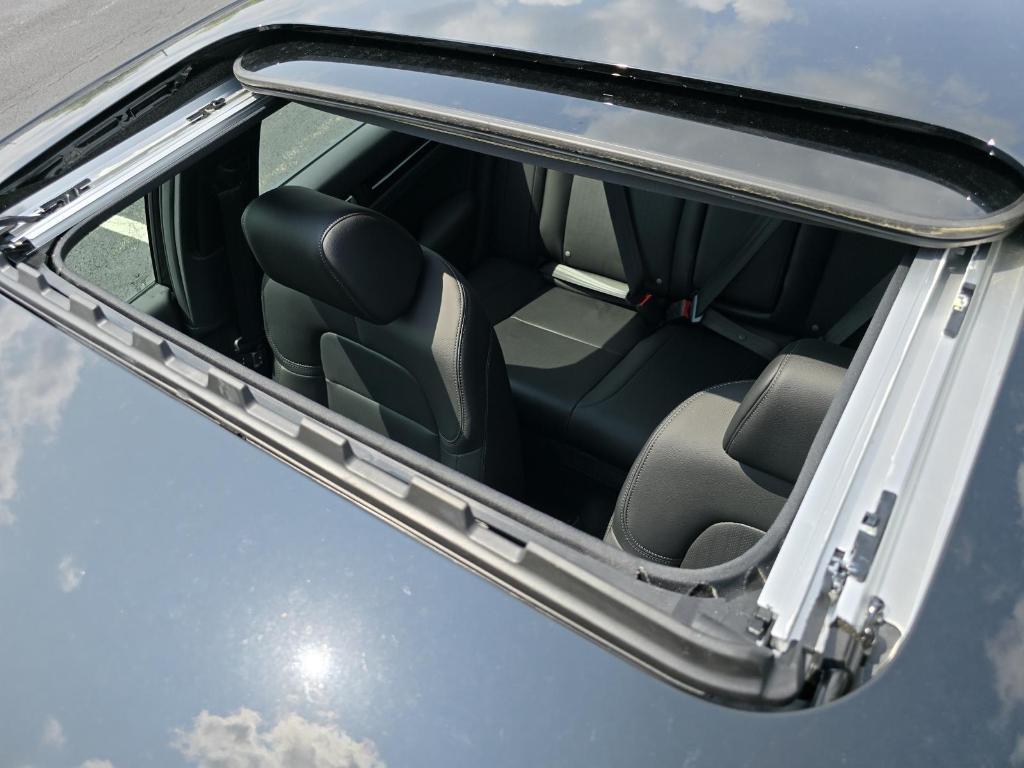 new 2025 Honda Civic Hybrid car, priced at $33,100