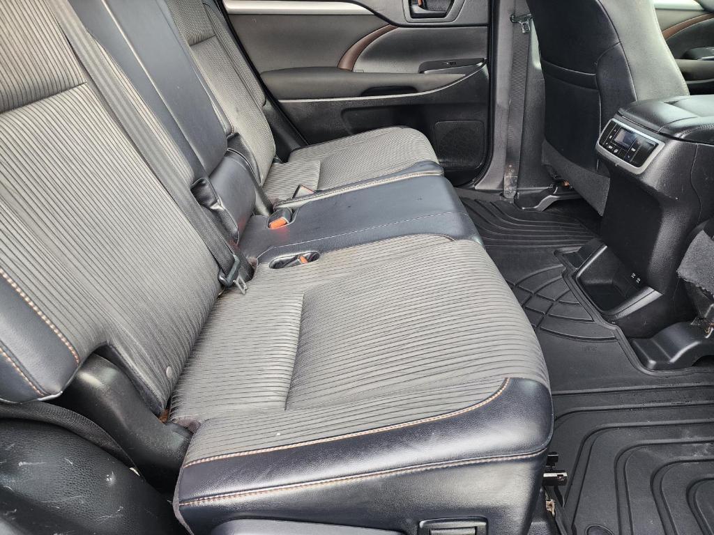 used 2019 Toyota Highlander car, priced at $20,717