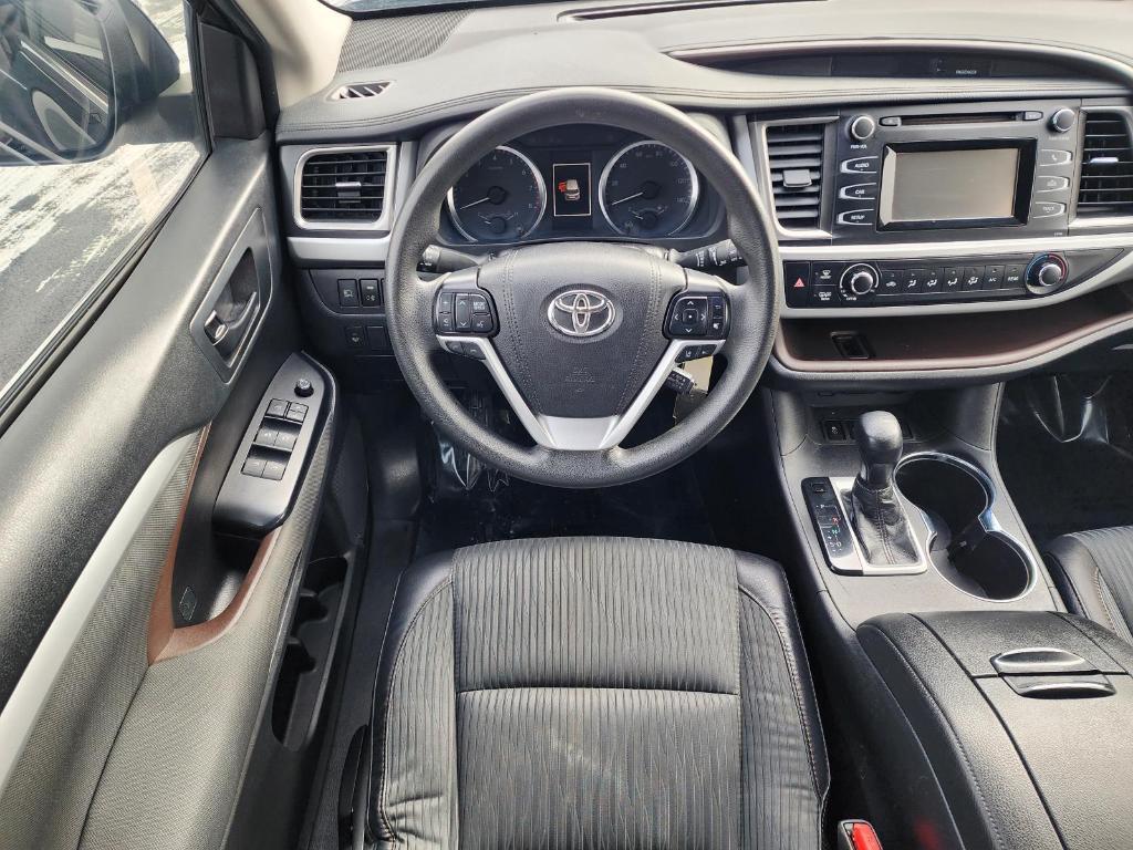 used 2019 Toyota Highlander car, priced at $20,717