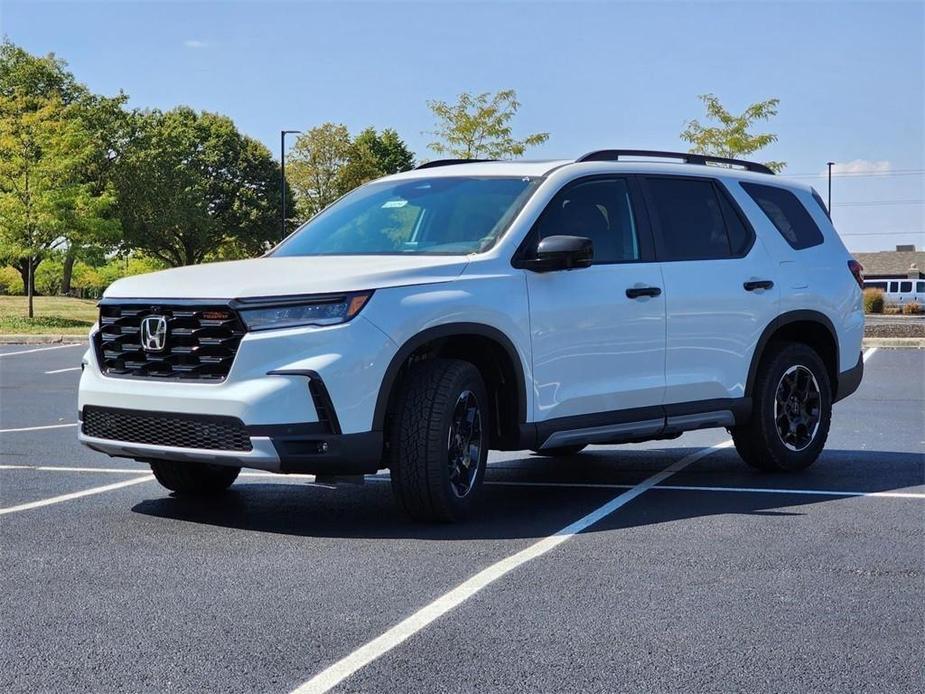 new 2025 Honda Pilot car, priced at $53,255