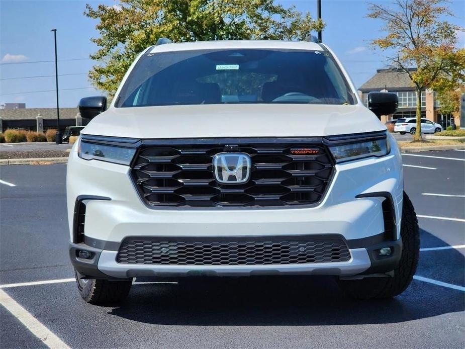 new 2025 Honda Pilot car, priced at $53,255