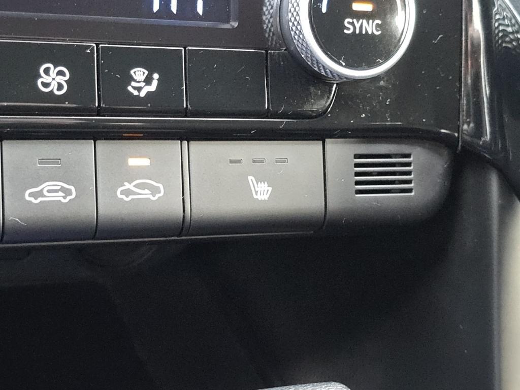 used 2023 Hyundai ELANTRA HEV car, priced at $17,977