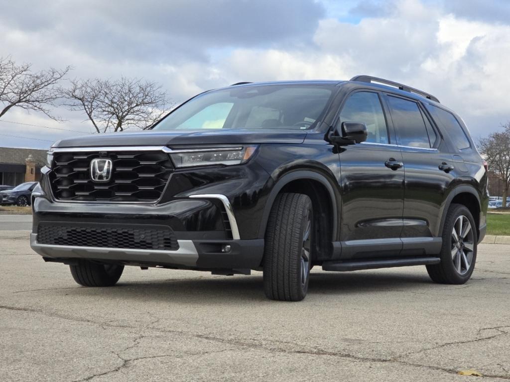 used 2024 Honda Pilot car, priced at $45,397