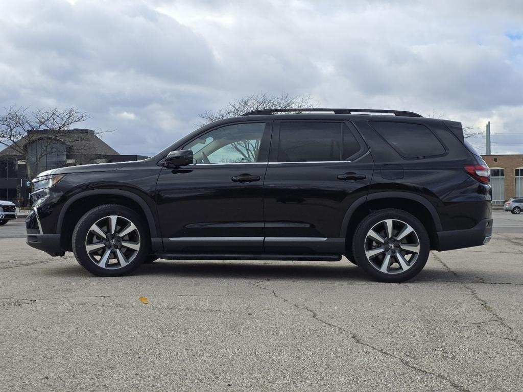 used 2024 Honda Pilot car, priced at $45,397