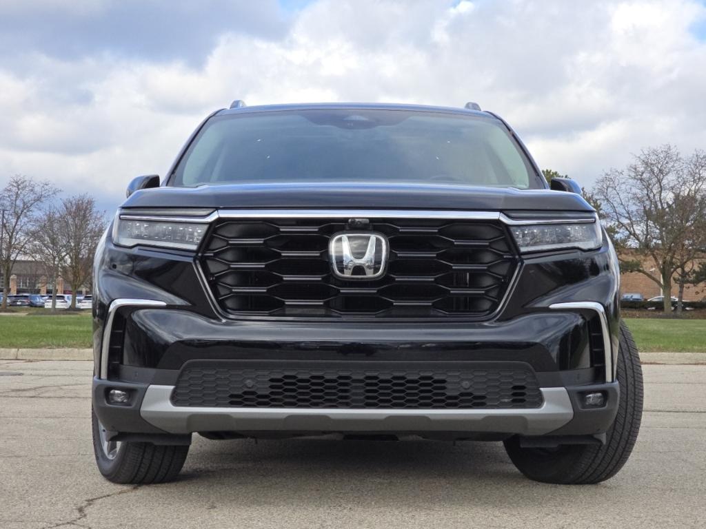 used 2024 Honda Pilot car, priced at $45,397