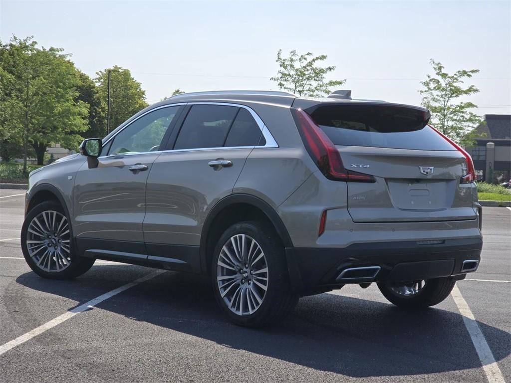 used 2024 Cadillac XT4 car, priced at $38,677