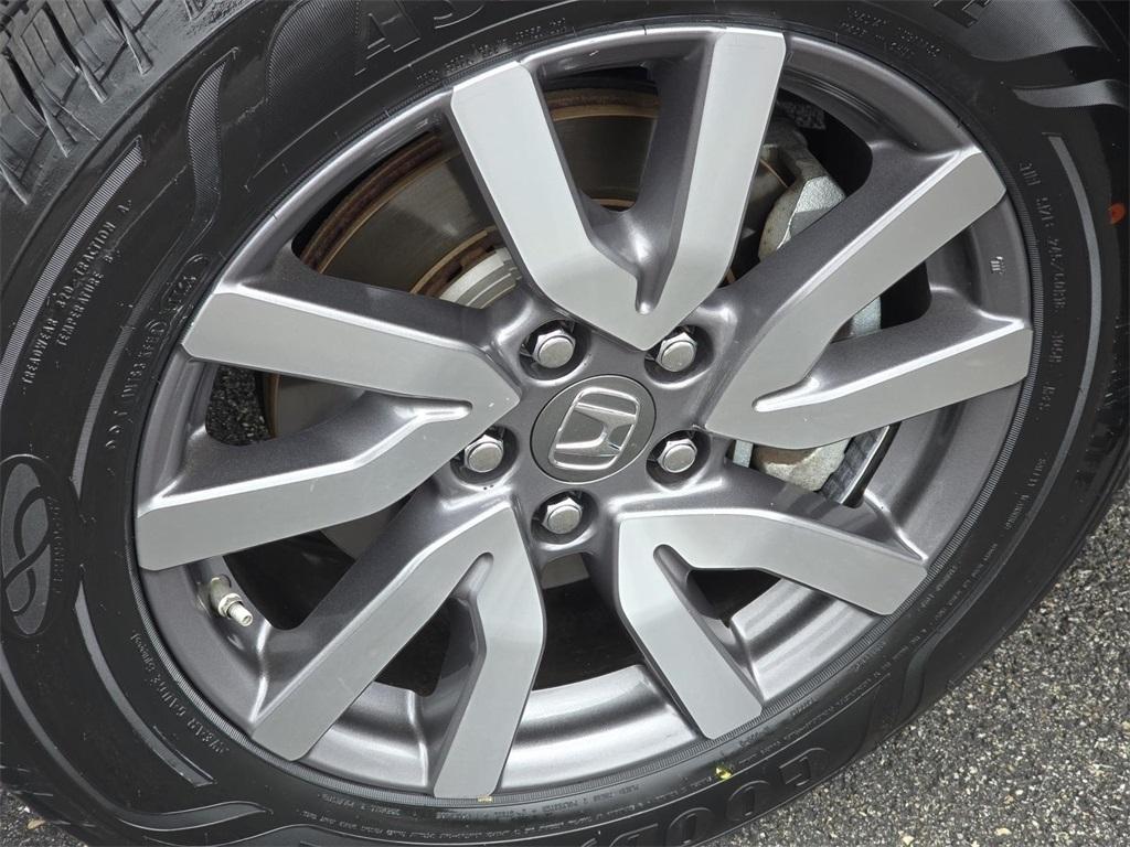 used 2021 Honda Pilot car, priced at $23,797