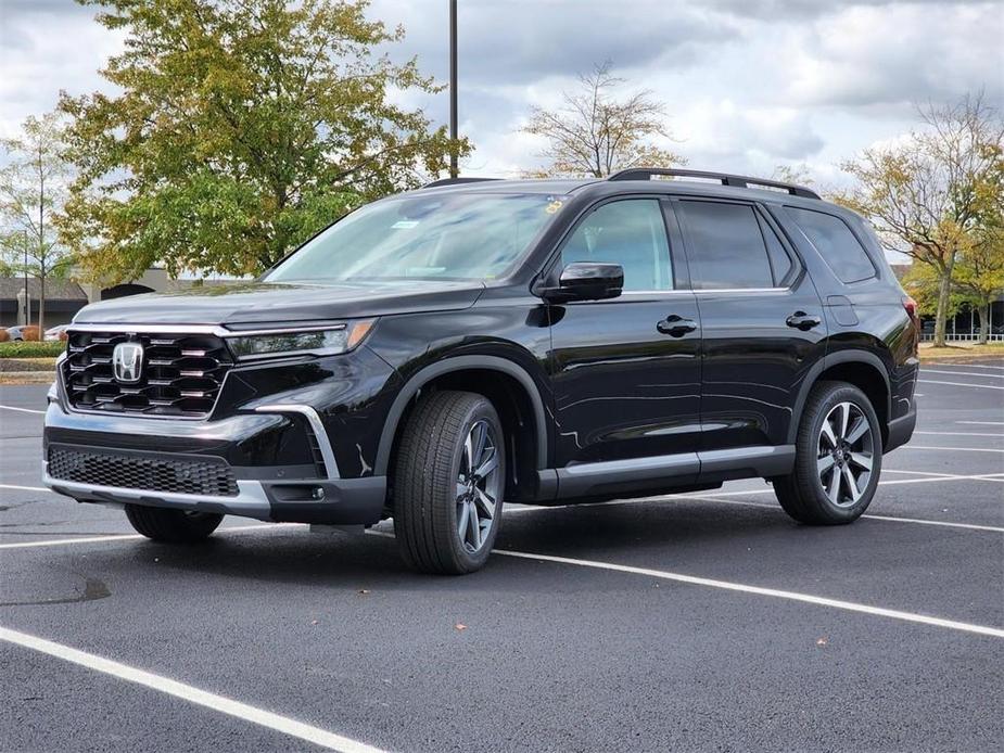 new 2025 Honda Pilot car, priced at $54,665