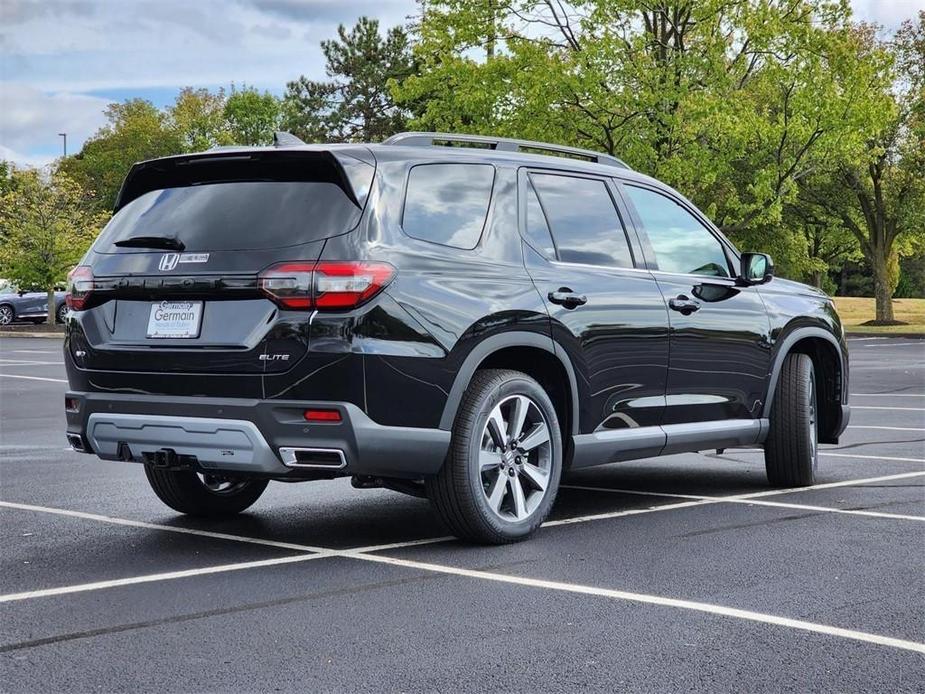 new 2025 Honda Pilot car, priced at $54,665