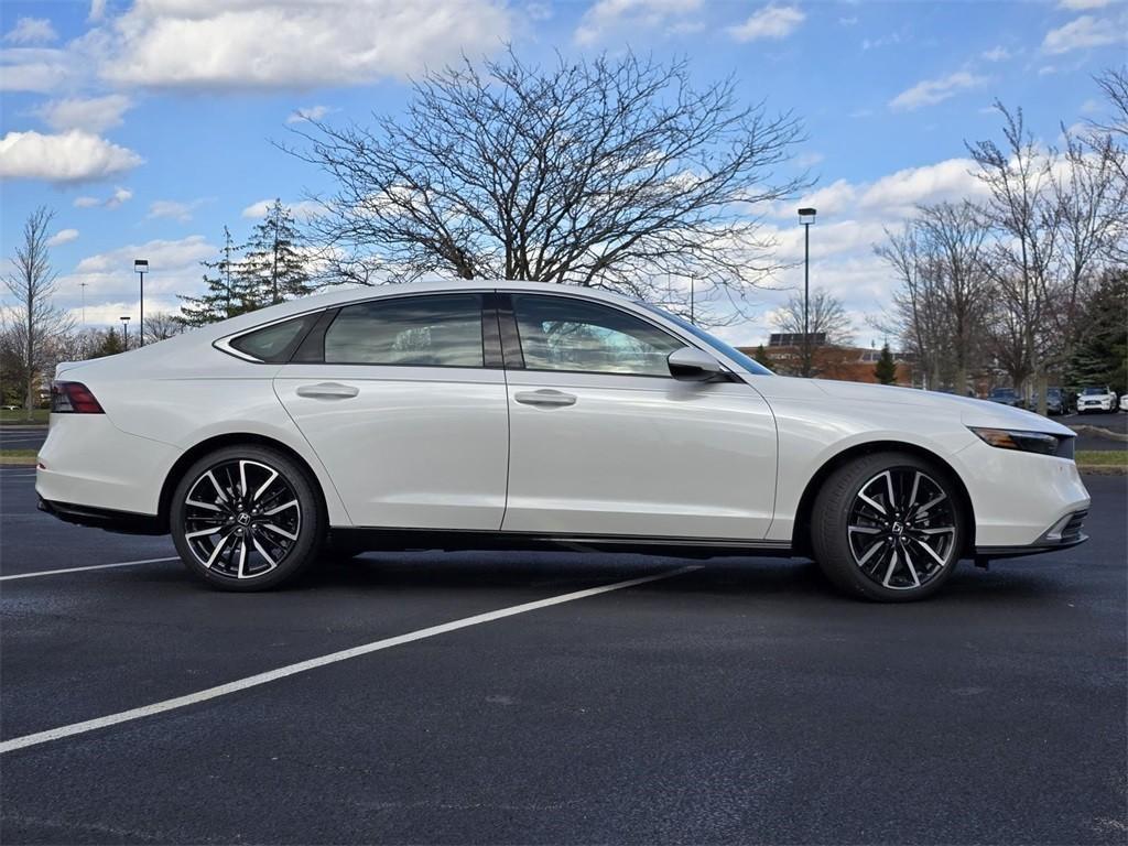new 2025 Honda Accord Hybrid car, priced at $40,905