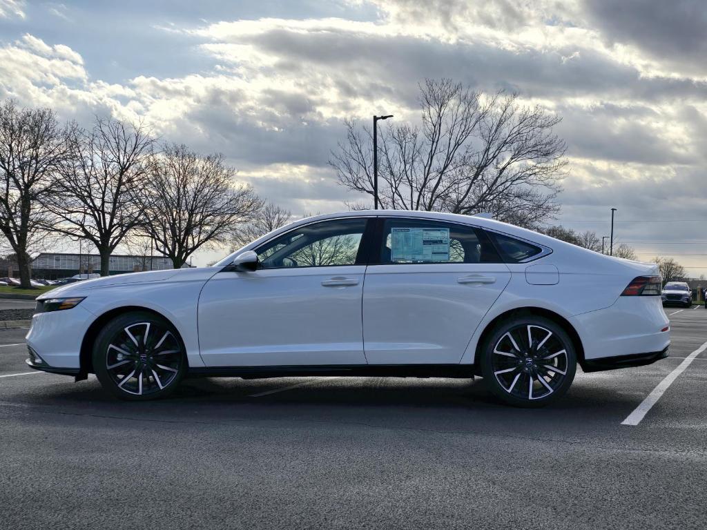 new 2025 Honda Accord Hybrid car, priced at $40,905