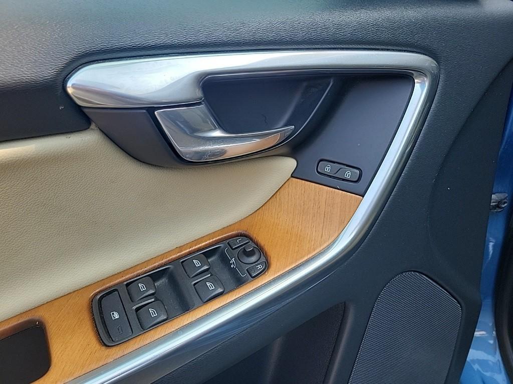 used 2017 Volvo XC60 car, priced at $16,757