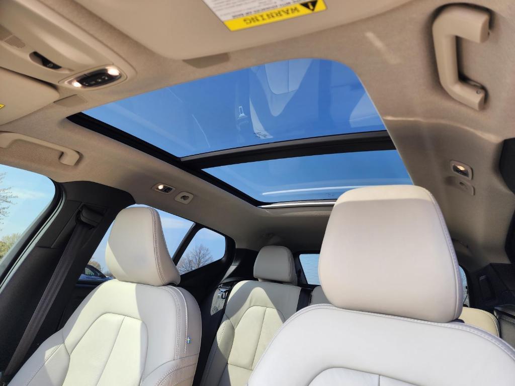 used 2022 Volvo XC40 car, priced at $25,757