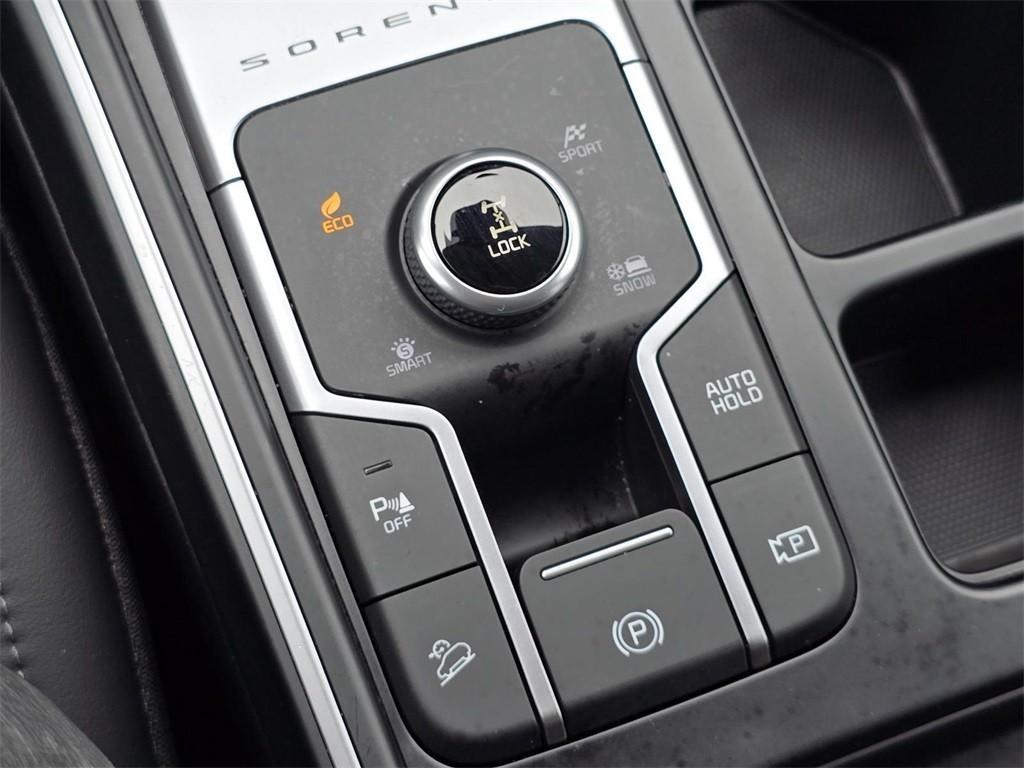 used 2022 Kia Sorento Hybrid car, priced at $29,597