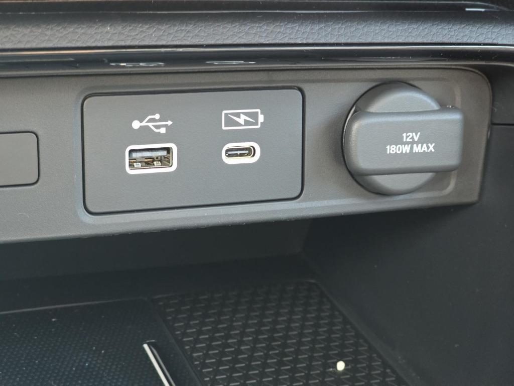 new 2025 Honda CR-V Hybrid car, priced at $41,000