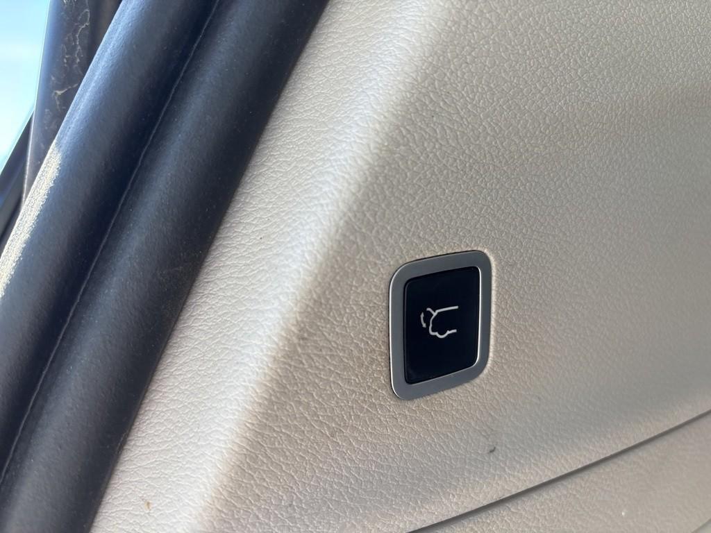 used 2018 Chrysler Pacifica car, priced at $14,727
