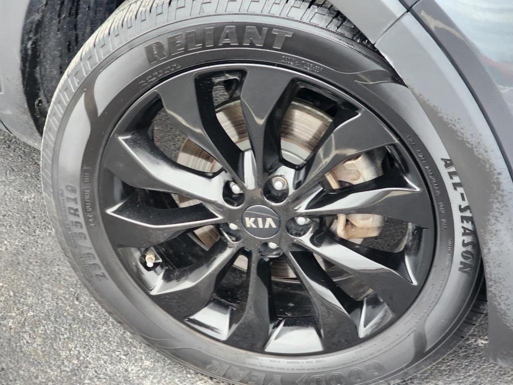 used 2019 Kia Sorento car, priced at $16,337