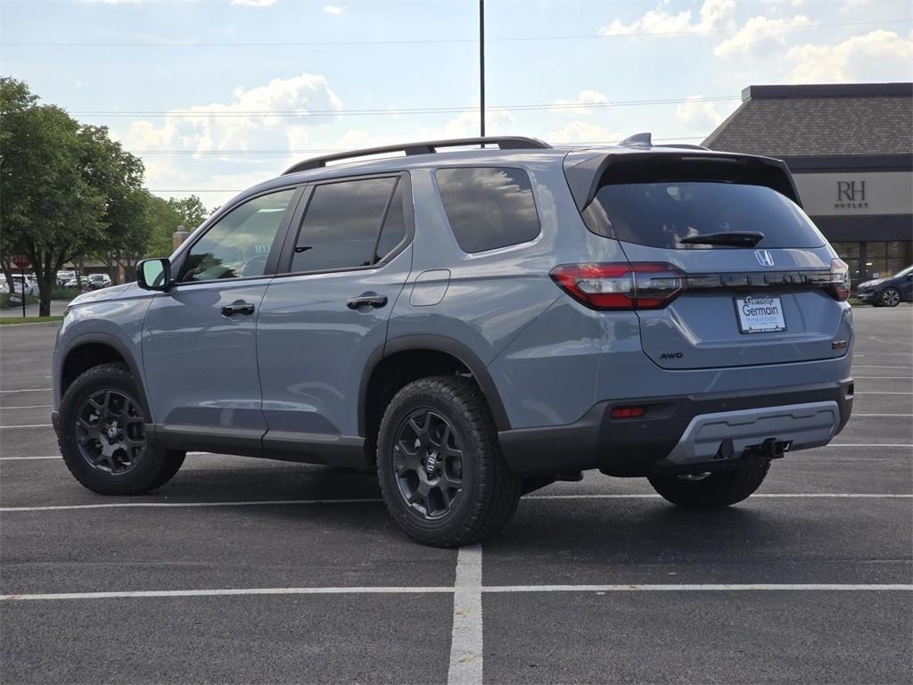 new 2025 Honda Pilot car, priced at $52,090