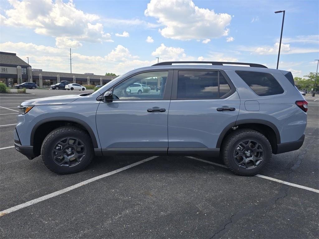 new 2025 Honda Pilot car, priced at $52,090