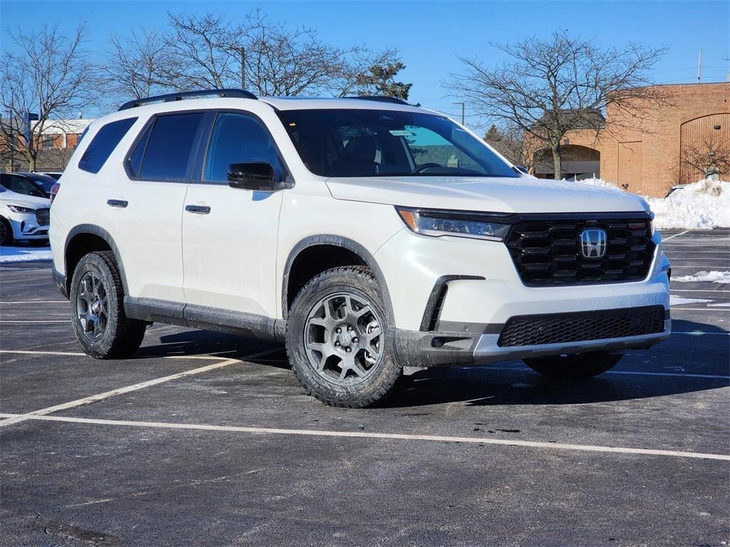 new 2025 Honda Pilot car, priced at $51,250