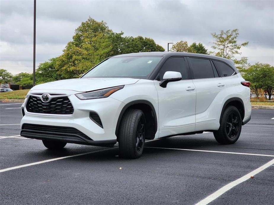 used 2023 Toyota Highlander car, priced at $31,500