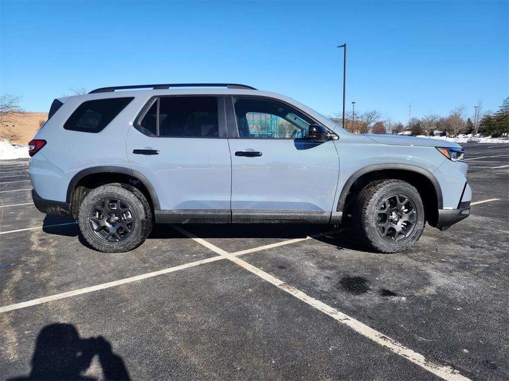 new 2025 Honda Pilot car, priced at $52,035