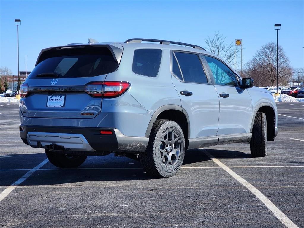 new 2025 Honda Pilot car, priced at $52,035