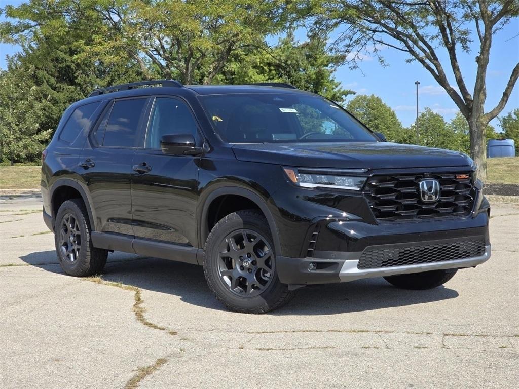 new 2025 Honda Pilot car, priced at $50,395