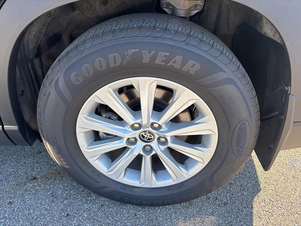 used 2024 Toyota Grand Highlander car, priced at $41,500