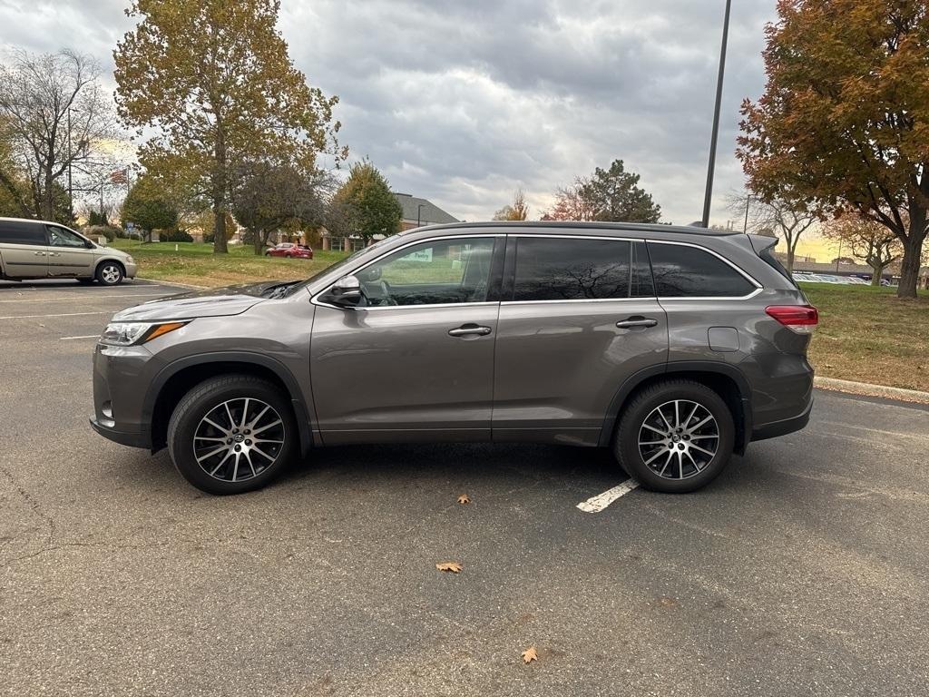 used 2018 Toyota Highlander car, priced at $23,225