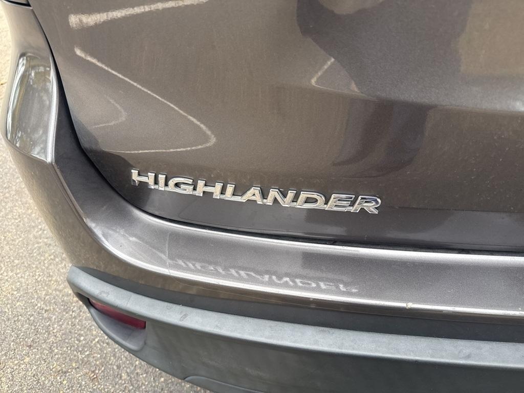 used 2018 Toyota Highlander car, priced at $23,225