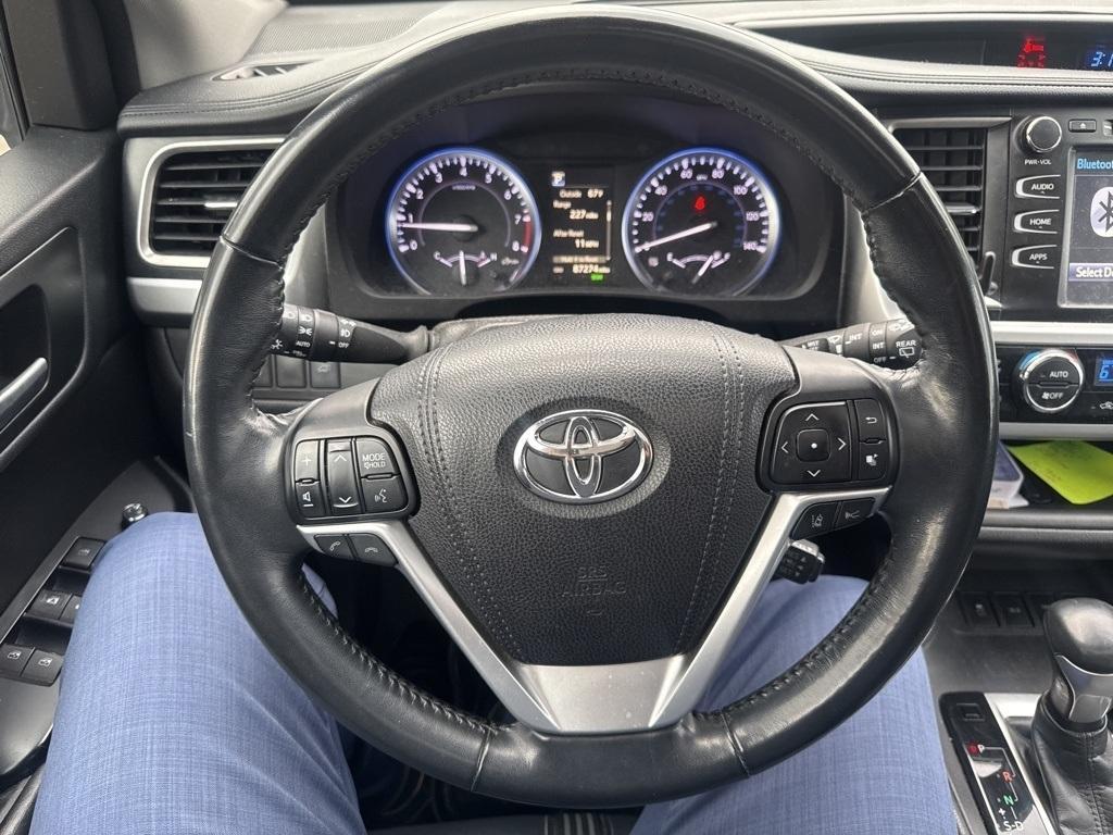 used 2018 Toyota Highlander car, priced at $23,225