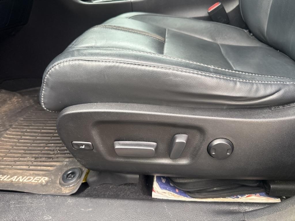 used 2018 Toyota Highlander car, priced at $23,225