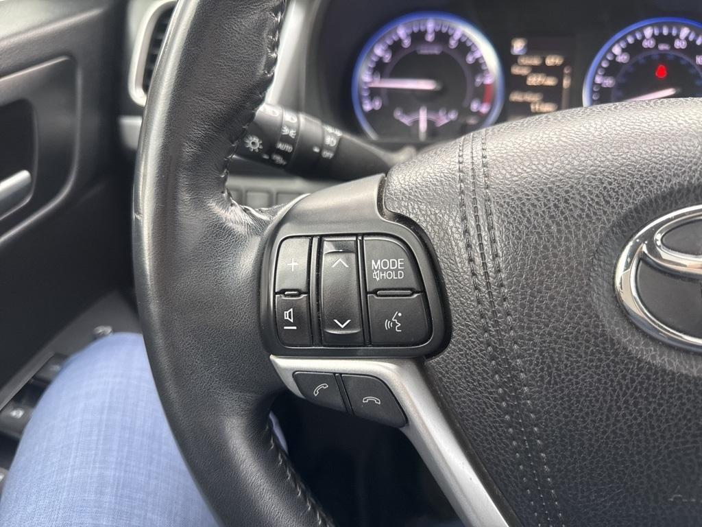 used 2018 Toyota Highlander car, priced at $23,225