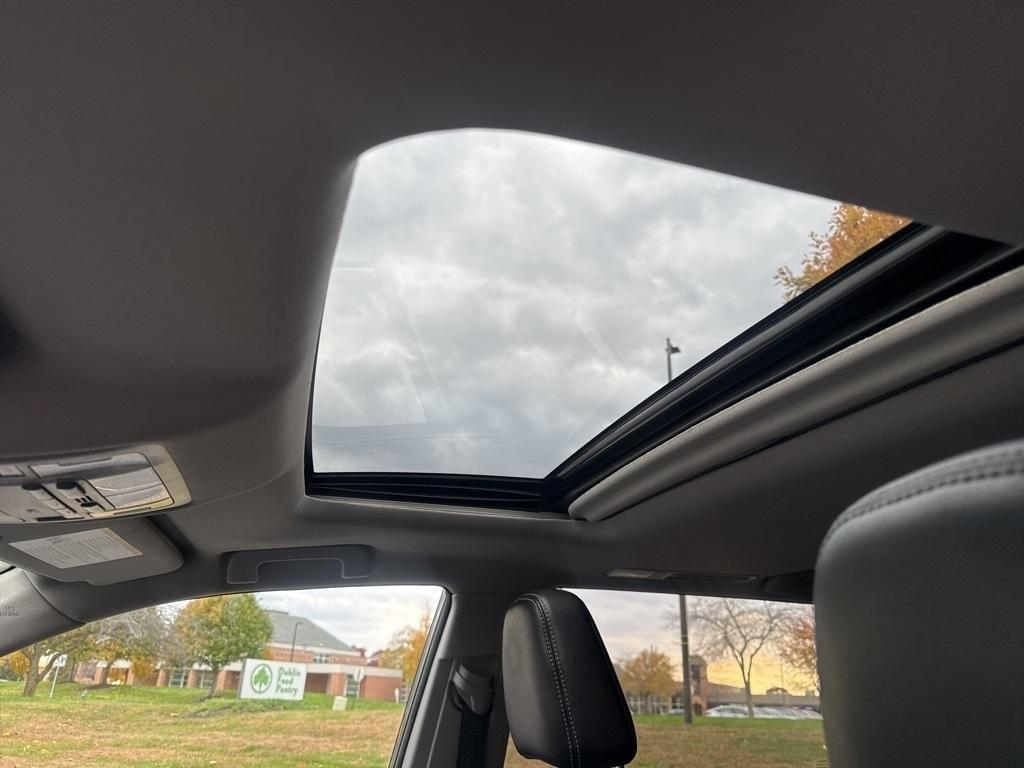 used 2018 Toyota Highlander car, priced at $23,225