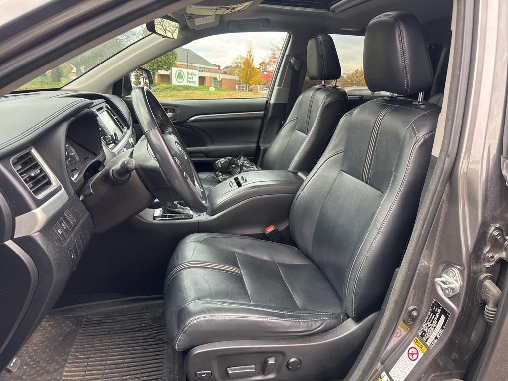 used 2018 Toyota Highlander car, priced at $23,225
