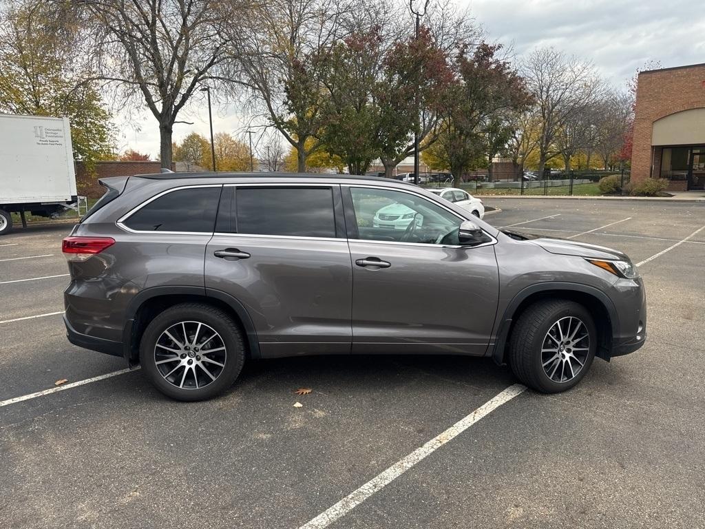 used 2018 Toyota Highlander car, priced at $23,225