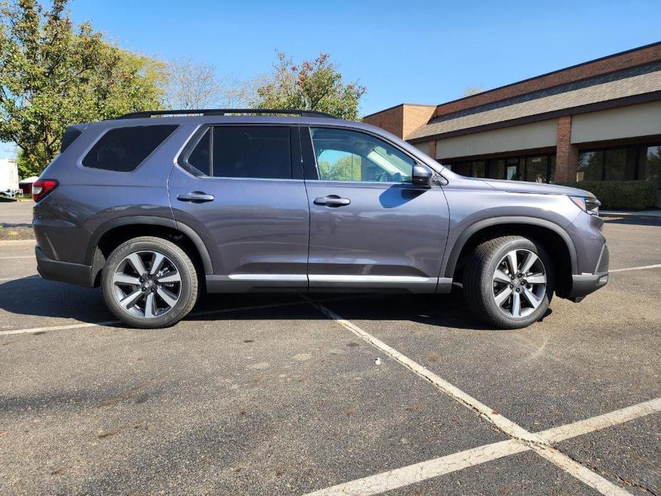 new 2025 Honda Pilot car, priced at $50,995