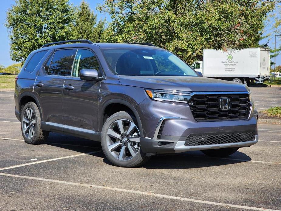 new 2025 Honda Pilot car, priced at $50,995