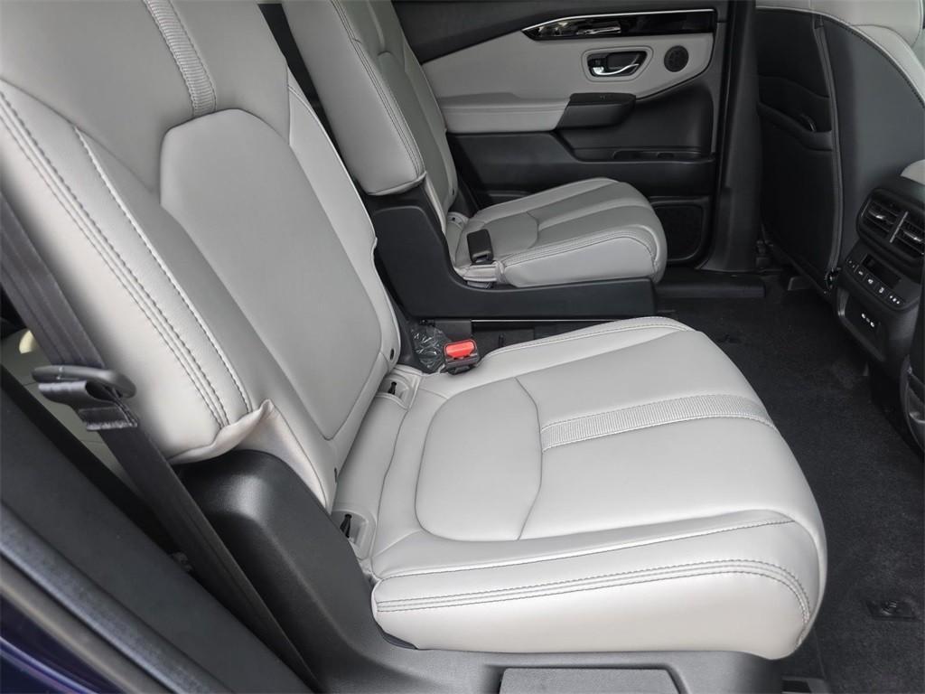 new 2025 Honda Pilot car, priced at $53,800