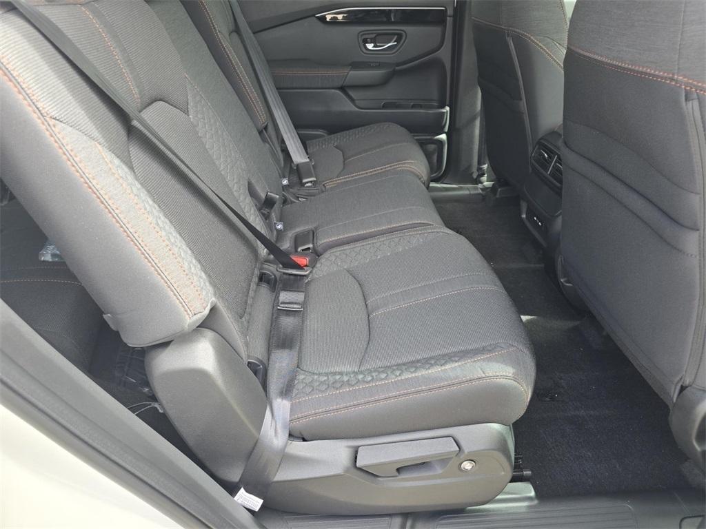 new 2025 Honda Pilot car, priced at $44,250