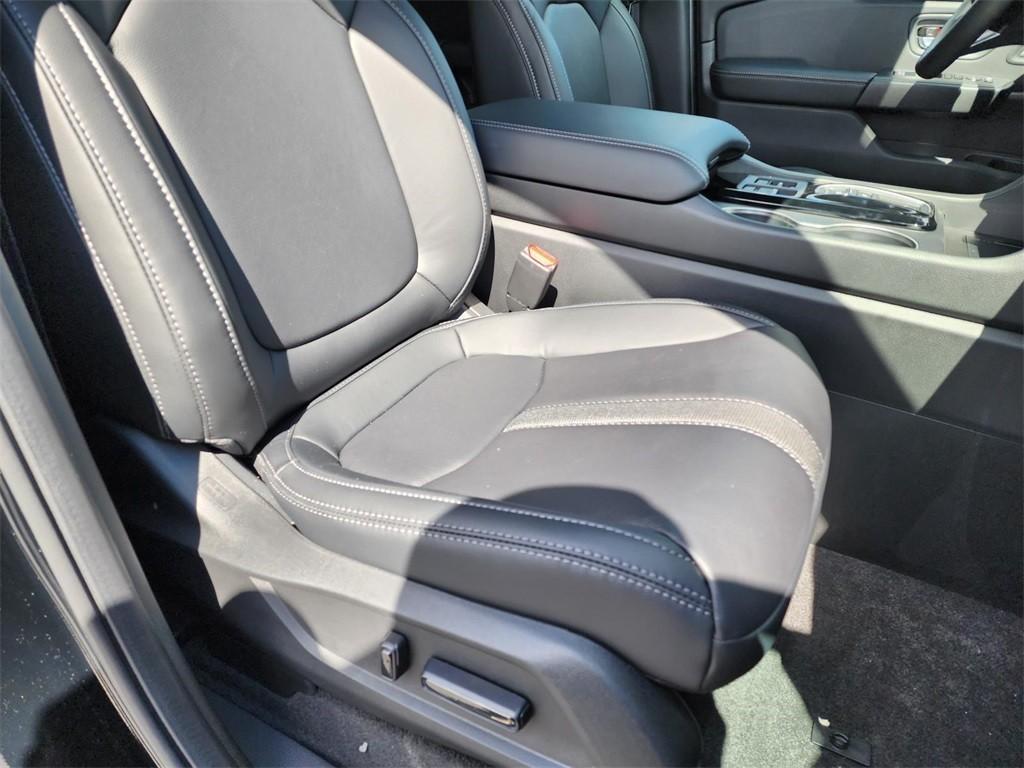 new 2025 Honda Pilot car, priced at $48,950