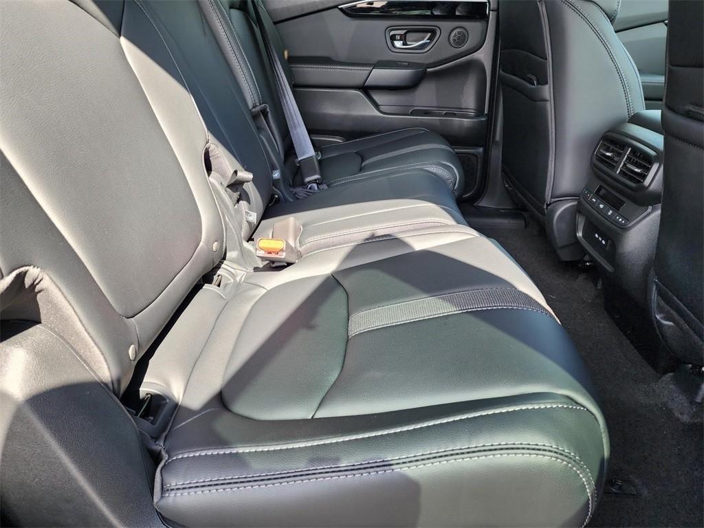 new 2025 Honda Pilot car, priced at $48,950