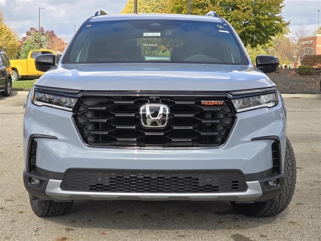new 2025 Honda Pilot car, priced at $51,350